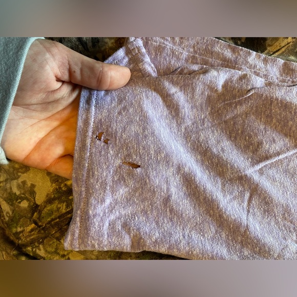 Under Armour - 2 shirts - Picture 3 of 6